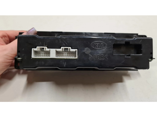 Блок управления климат-контролем 972503E610, 3E610   KIA Sorento