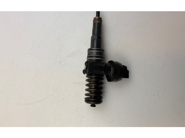 Vstřikovač 038130073B Volkswagen Caddy BMM