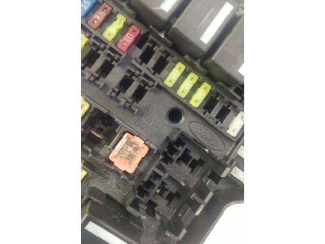 Блок предохранителей Ford Fiesta
