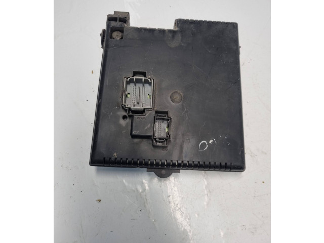 Блок предохранителей 30728512, 28017881 Volvo S60