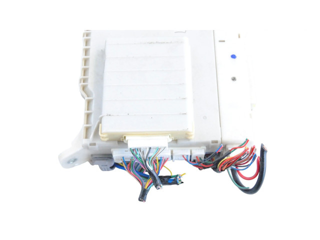 Pojistková skříňka 8273030B64 Lexus GS 300 350 430 450H 2010