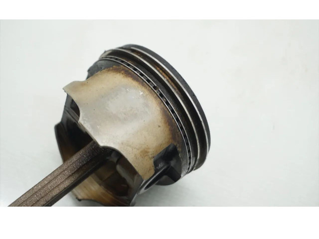 Поршень с шатуном Mitsubishi Galant