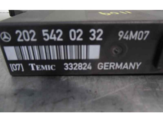 Pojistková skříňka 2025420232, 332824 Mercedes-Benz C W202 2000