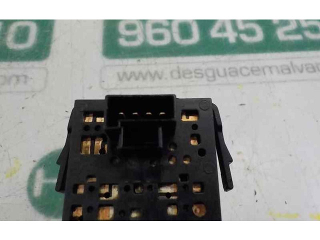 Ручка стеклоочистителей    Opel Meriva A