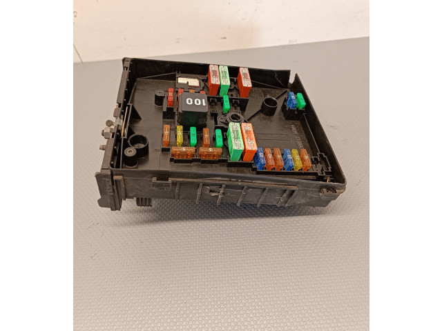 Блок предохранителей  1K0937125D, 01718307   Volkswagen Touran II    