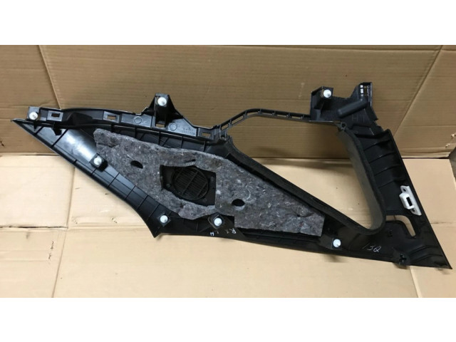 Другая деталь салона