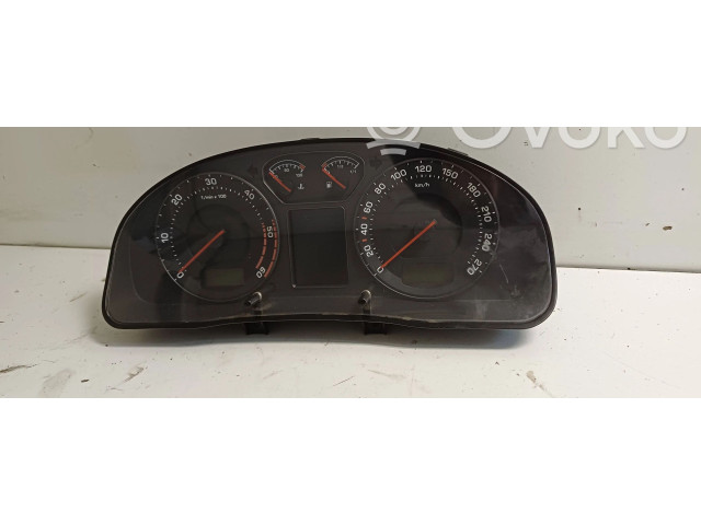 Панель приборов 3U0920840A, 88311322 Skoda Superb B5 (3U)