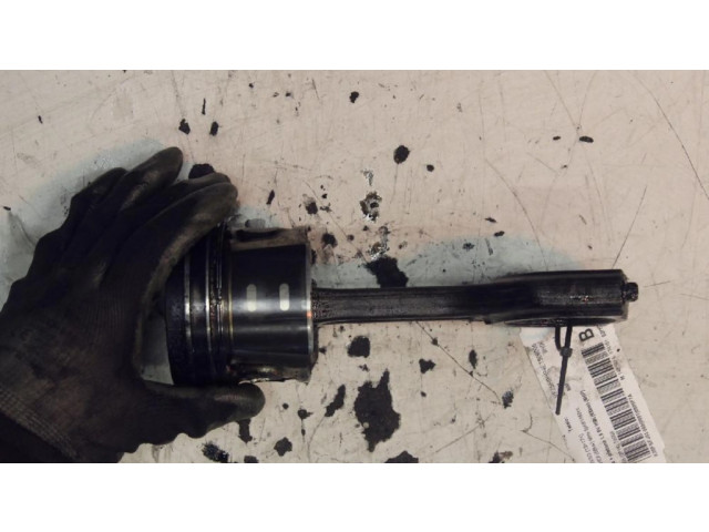 Píst Citroen C3 Picasso pro naftový motor 1.6