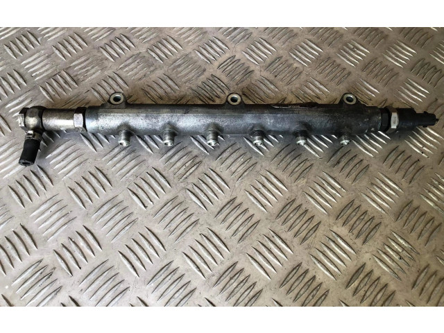 Топливная рампа 8658252 Volvo S80