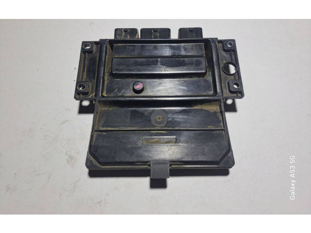 Блок управления двигателя 8200513058, 8200603070 Dacia Logan I