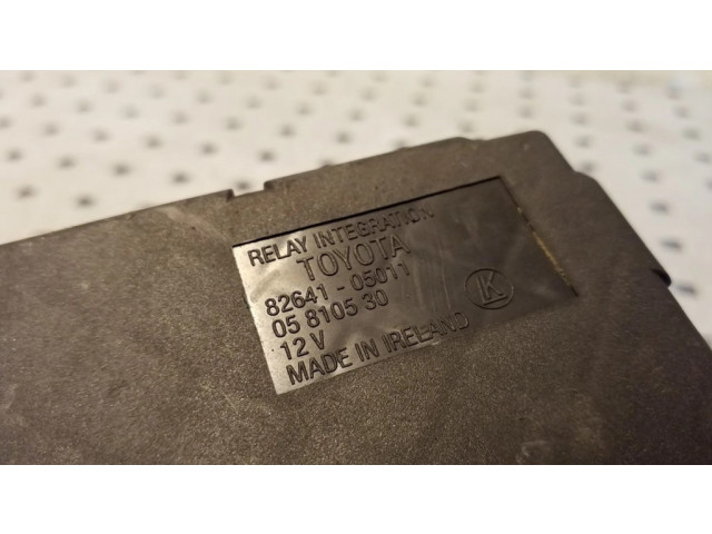 Pojistková skříňka 8264105011 Toyota Avensis T220 2001