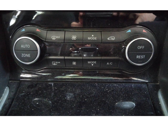 Блок управления климат-контролем Infiniti Q30