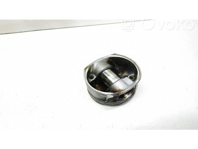 Píst BMW 5 F10 F11 pro naftový motor 2.0 N47D20C