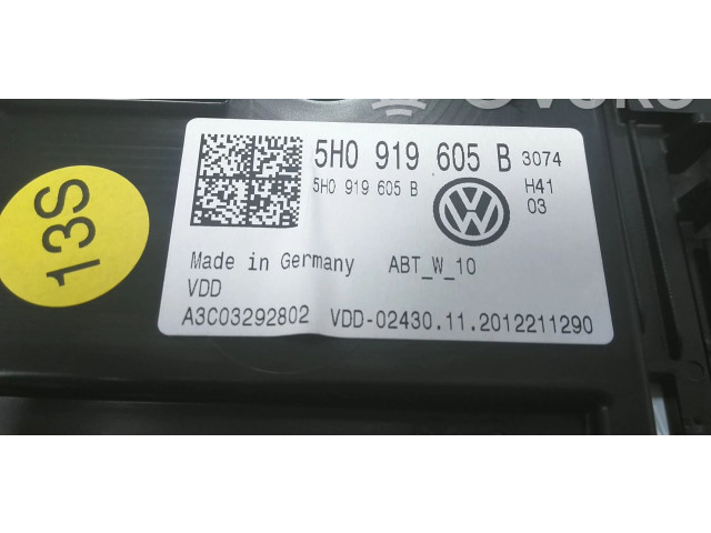 Дисплей 5H0919605B Volkswagen Golf VIII