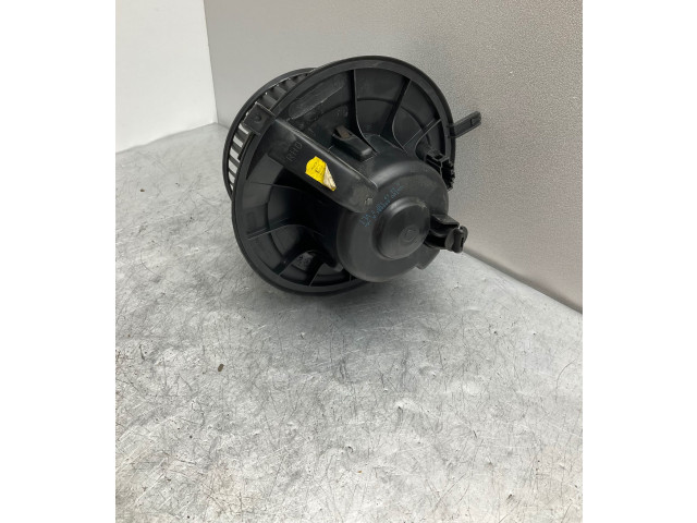 Вентилятор печки Volkswagen Caddy