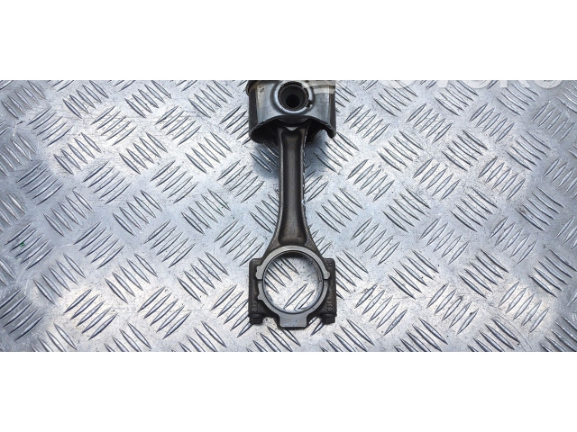  Поршень с шатуном    Skoda Octavia Mk3 (5E)  