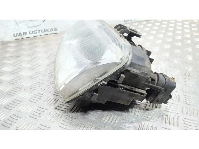 Передняя фара  