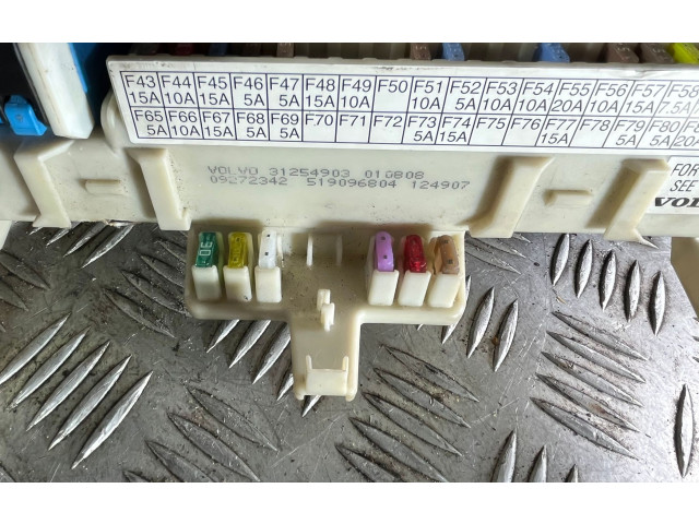 Блок предохранителей 31268178, 31268178 Volvo C30