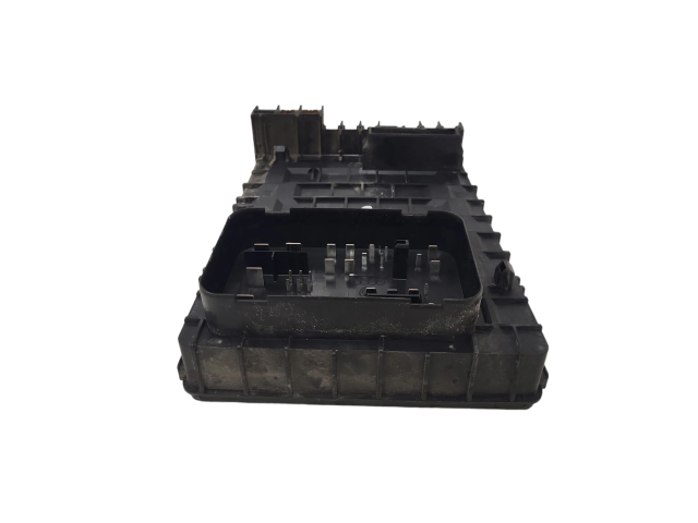 Блок предохранителей 1K0937125, 4232091   Volkswagen Jetta V    