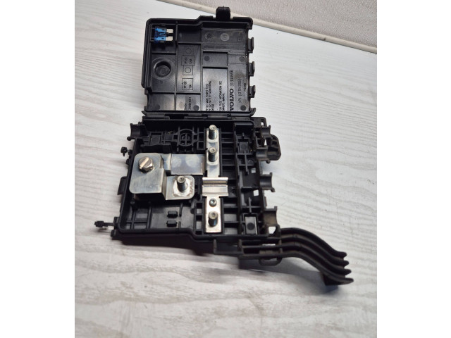 Блок предохранителей 31300557, 218994005 Volvo C30