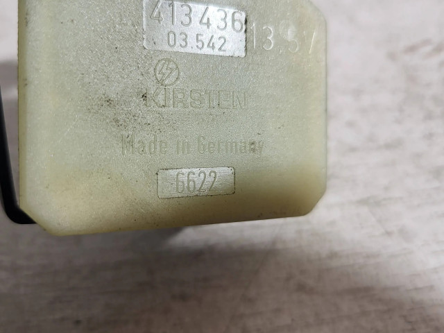 Ручка стеклоочистителей 413436, 6622   Volvo 440