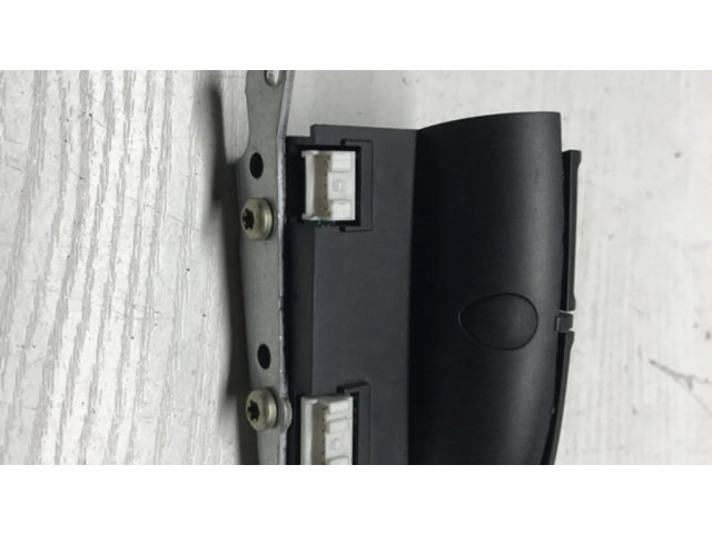 Мултифункционный включатель управления / ручка