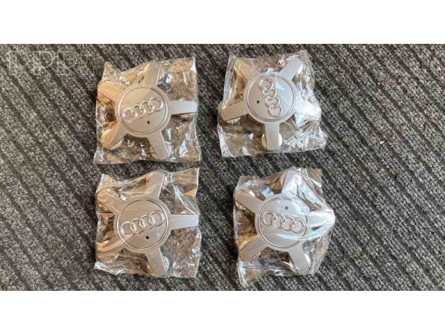 Заводская крышка (крышки) от центрального отверстия колеса