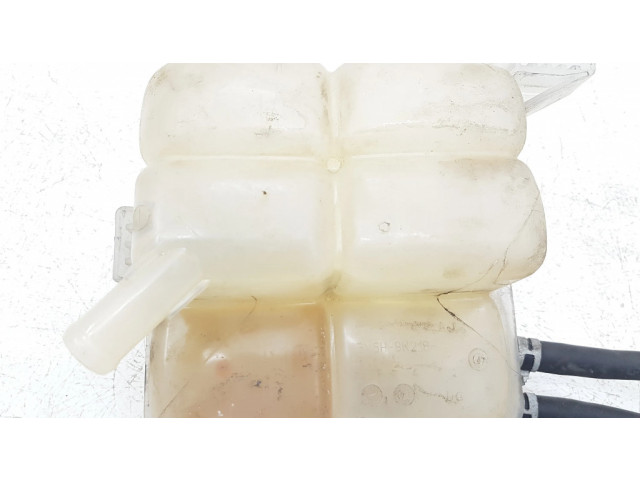 Расширительный бачок охлаждающей жидкости    