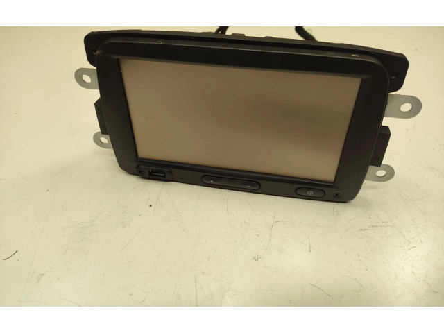 Радио/ проигрыватель CD/DVD / навигация