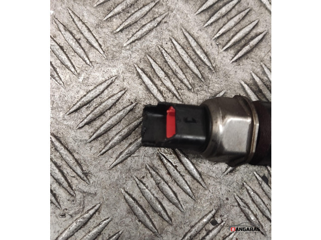 Топливная рампа 9654592680   Volvo V50  