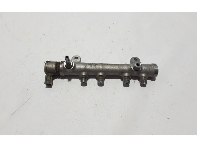 Vstřikovací lišta 31432834 Volvo V60 D 4204 T8