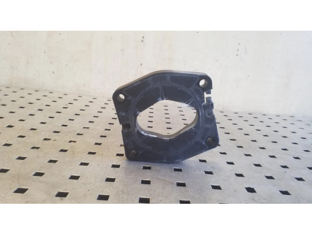 Другая деталь отсека двигателя