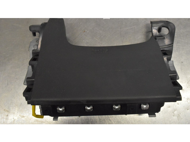 Подушка безопасности для колен 7030A316XB Mitsubishi Outlander