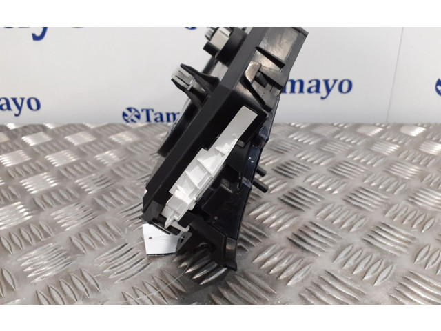 Přístrojová deska Nissan Juke I F15 2013