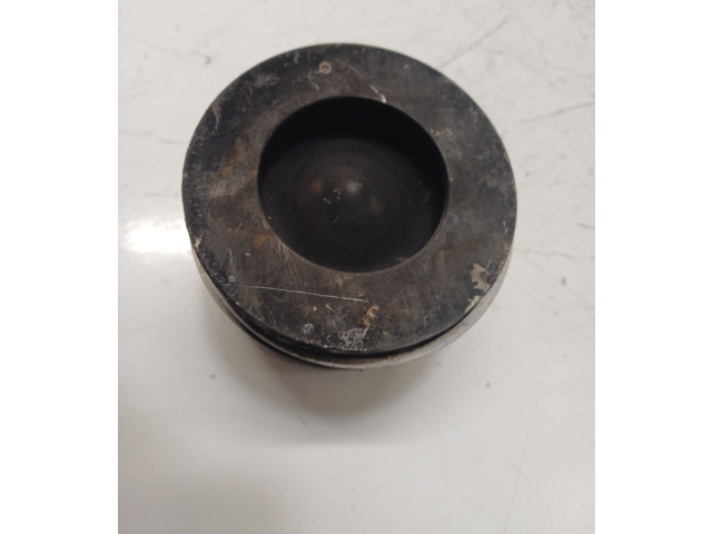 Píst 12R0 BMW 1 F20 F21