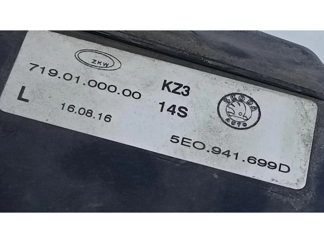 Передняя противотуманная фара