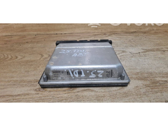 Блок управления двигателя 0281001776   Volvo S80
