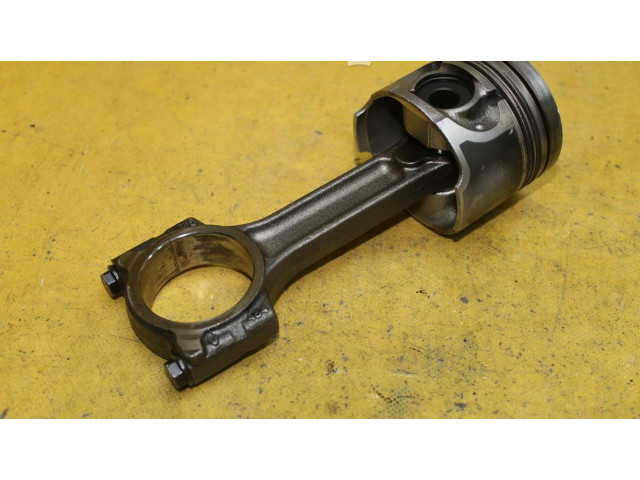  Поршень с шатуном    Renault Clio III  