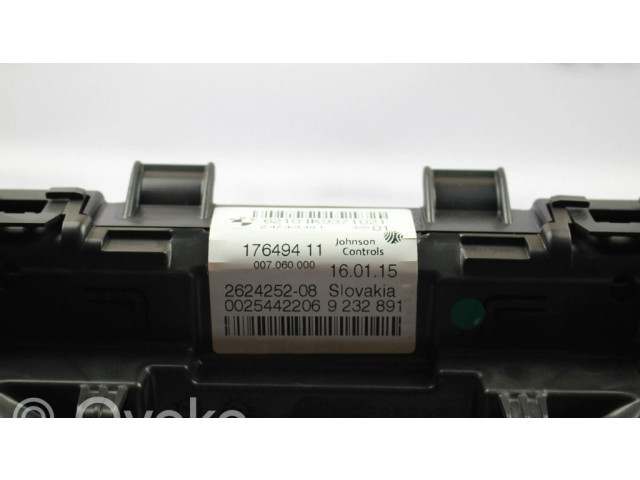 Přístrojová deska BMW 1 F20 F21 2011 9371021