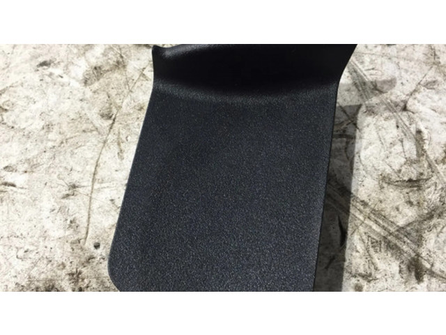 Другая деталь салона