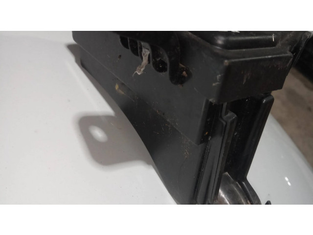   Pojistková skříňka 8200738816   Dacia Dokker 2013