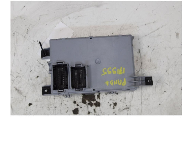   Pojistková skříňka 00521096250   Fiat Panda III 2014