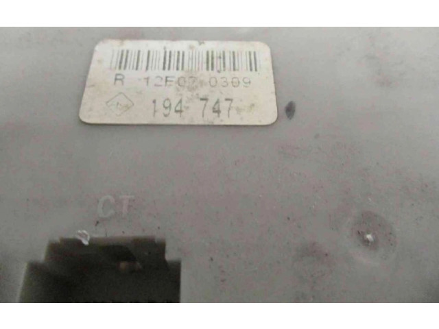 Блок предохранителей 194747A, 194747A   Renault Clio III    