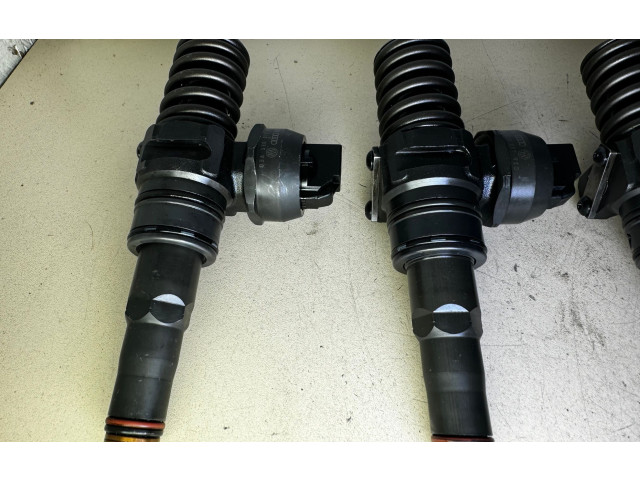 Комплект форсунок 038130073AG, 0414720215    Volkswagen Touran I   