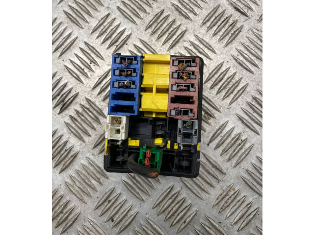 Блок предохранителей     Peugeot 406    