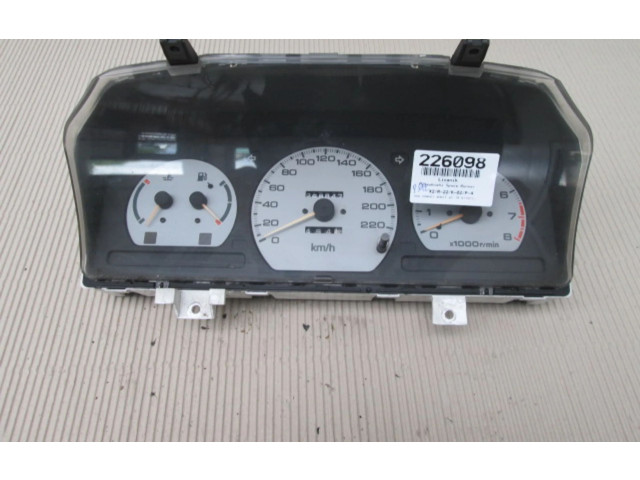 Панель приборов Mitsubishi Space Runner