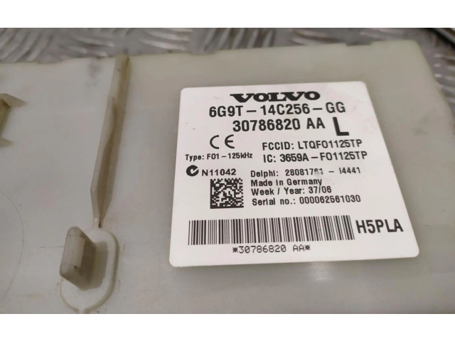 Блок предохранителей 30786820AA Volvo S80