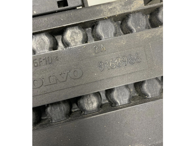 Блок предохранителей 9168986, 9441542   Volvo S80