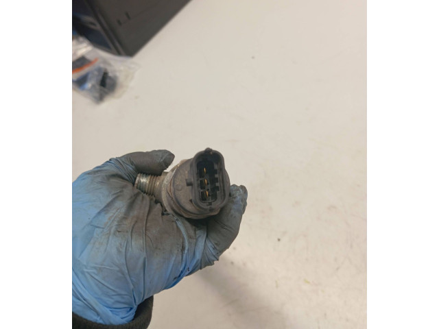 Топливная рампа 1077800261, WE0113GC0 Ford Ranger