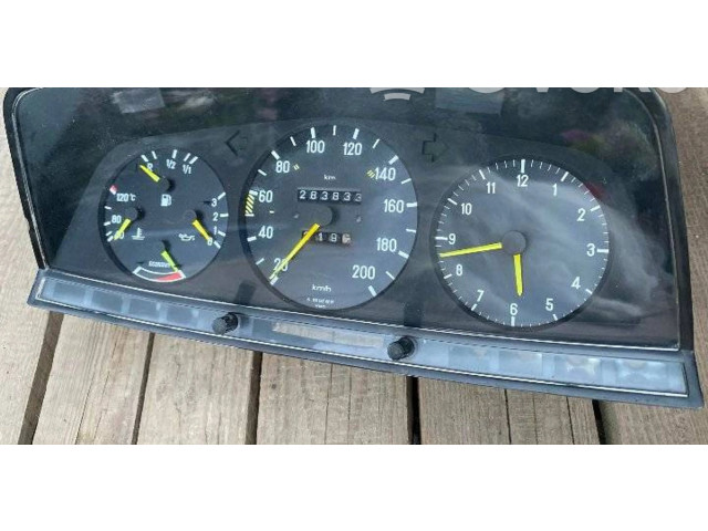 Панель приборов 87001123   Mercedes-Benz W123       